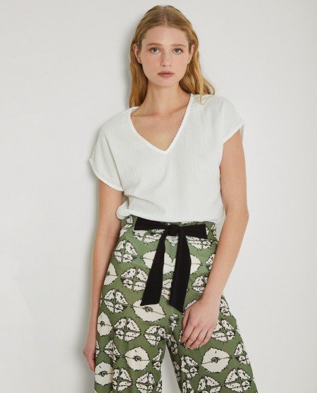 CAMISETA CON ESTRUCTURA
