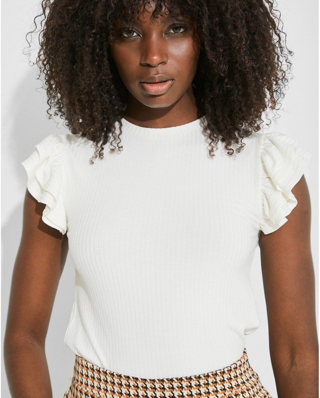 CAMISETA AILEEN MANGAS VOLANTES