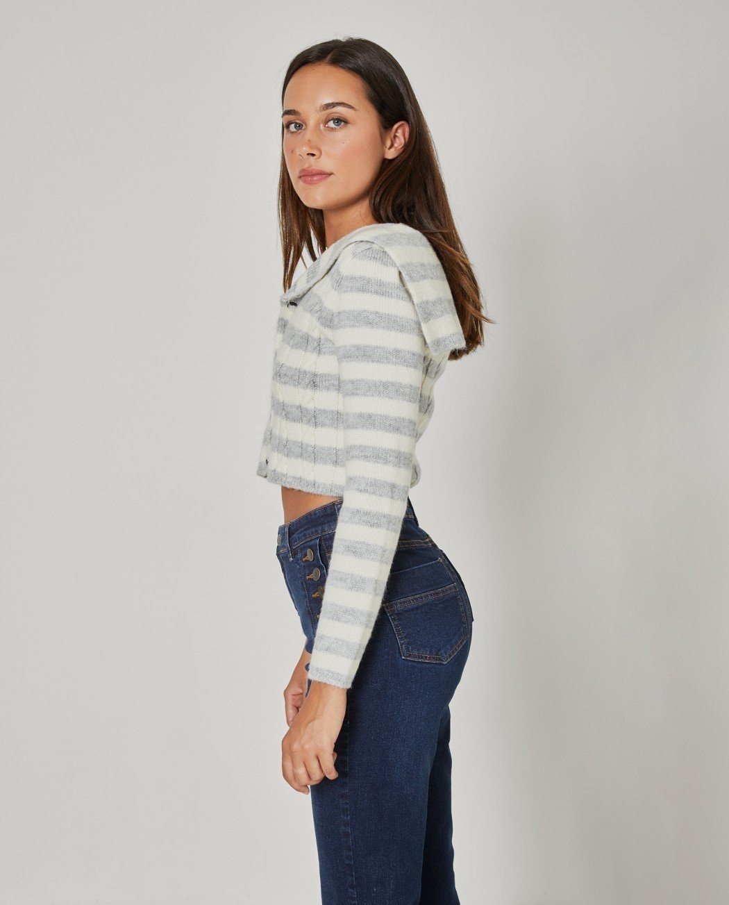 CHAQUETA CON SOLAPA TRASERA