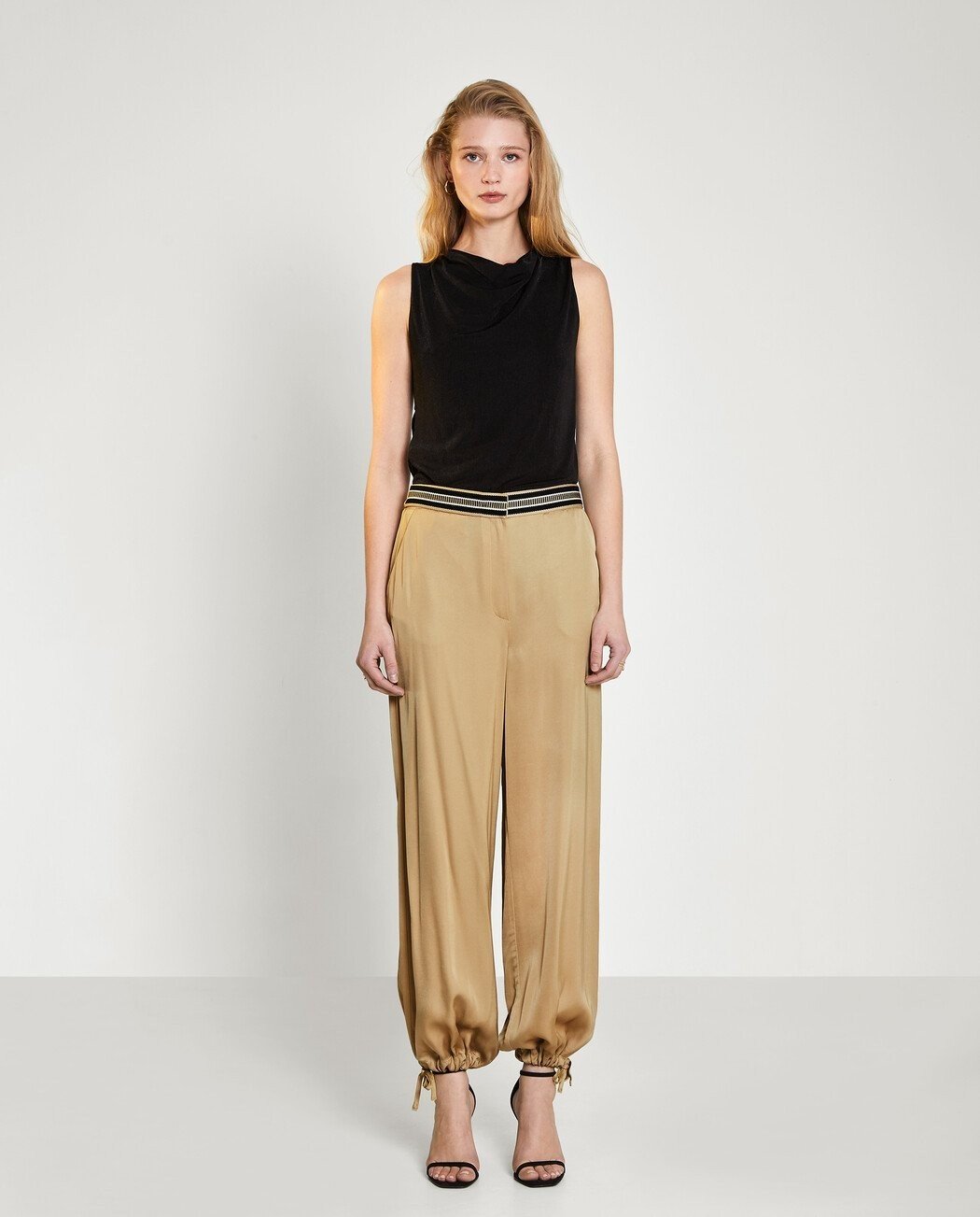 PANTALÓN BAJO AJUSTABLE