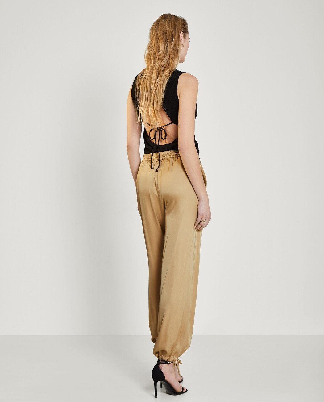PANTALÓN BAJO AJUSTABLE