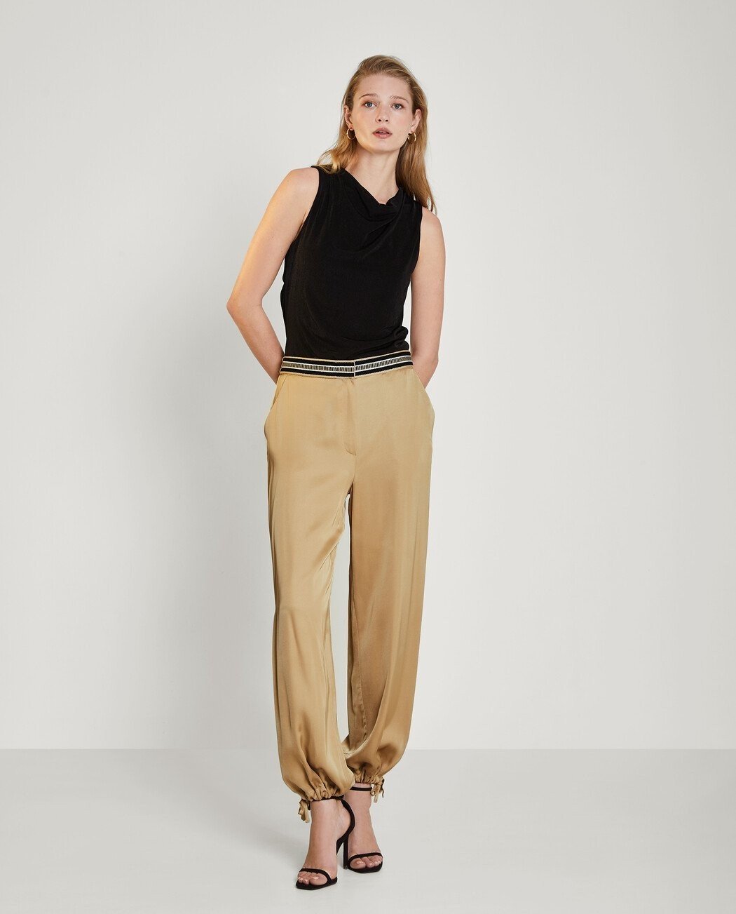 PANTALÓN BAJO AJUSTABLE
